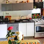 Bungalow de 2 chambres avec vue sur la mer jardin clos et wifi a Deshaies a 2 km de la plage